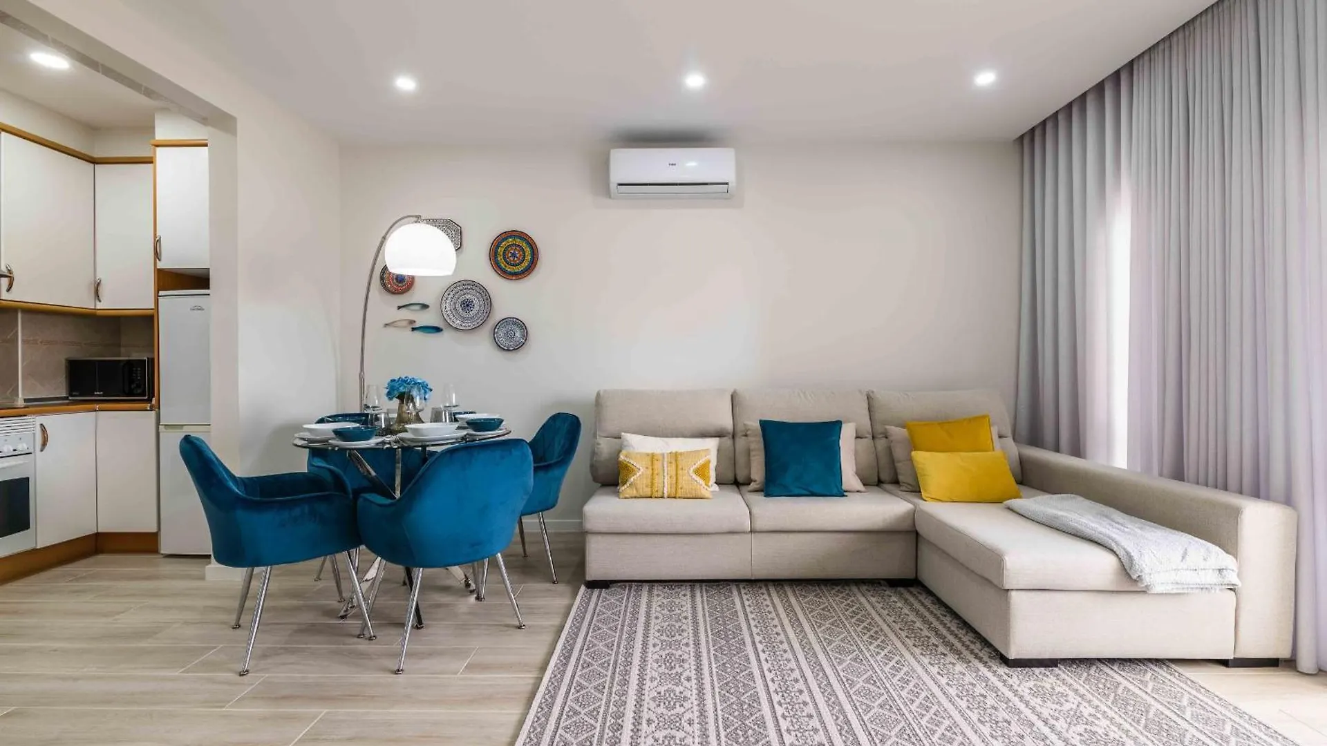Casa Santa Maria - Sea View - 500M From The Beach - Wifi Albufeira 0*,  Portogallo