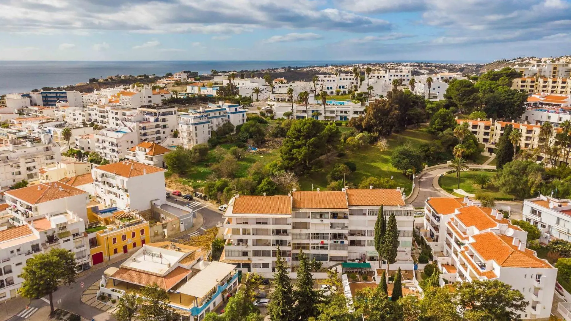 Casa Santa Maria - Sea View - 500M From The Beach - Wifi Albufeira 0*,  Portugal