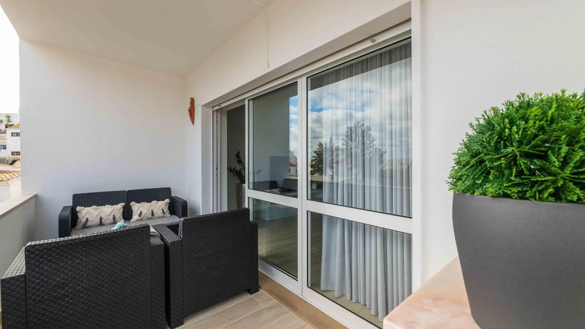 Casa Santa Maria - Sea View - 500M From The Beach - Wifi Albufeira Apartment